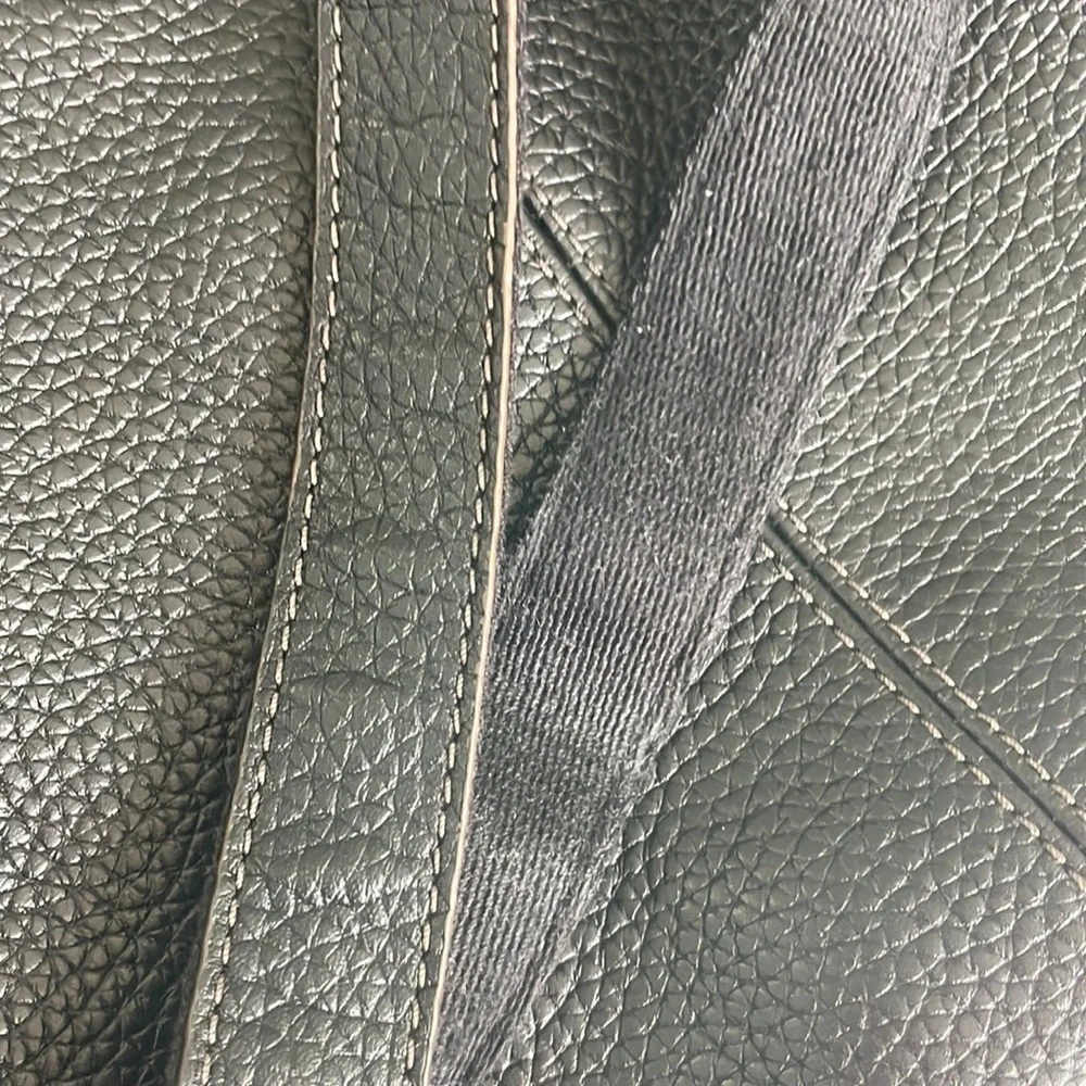 Vintage Fossil Pebble Black leather crossbody